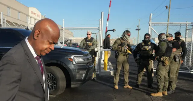 Newark Mayor Ras Baraka Arrested for Trespassing at ICE Detention Facility
