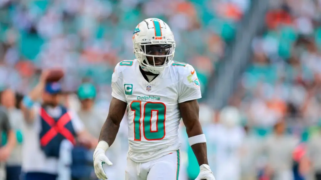Dolphins offensive coaches say Tyreek Hill has "been great" this offseason