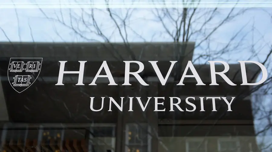 Judge temporarily halts Trump’s proclamation blocking Harvard students’ visas 