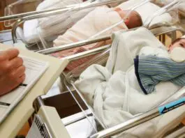 CDC: Average age of US moms giving birth rises to nearly 30