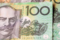 AUD/USD falls towards 0.7070 but in the week gained around 0.15%