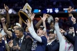 How Dan Hurley and the Huskies made college hoops history