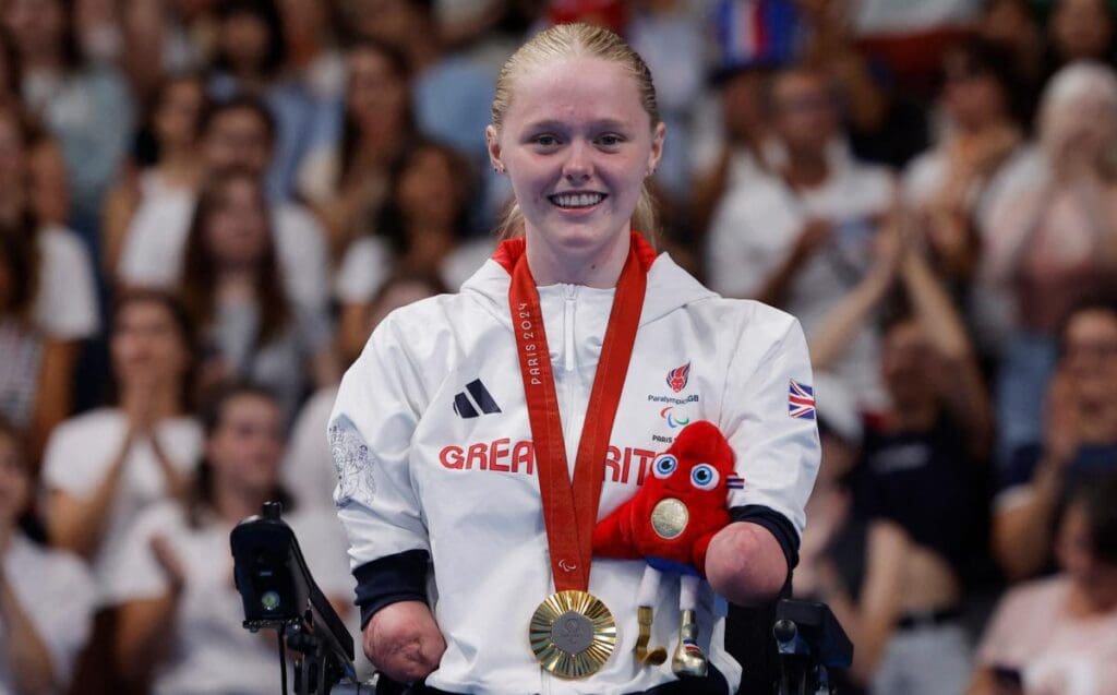 Quadruple amputee Ellie Challis wins gold in women’s 50m backstroke amid more GB success