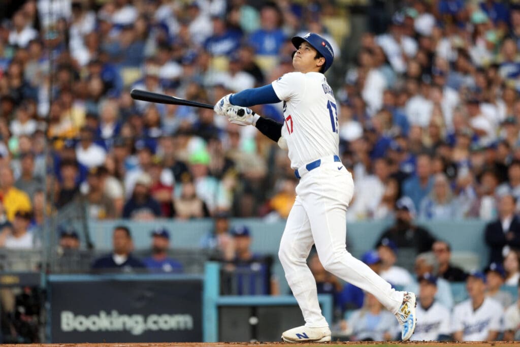 Shohei Ohtani hits 1st career playoff HR to tie Game 1 in Dodgers-Padres NLDS