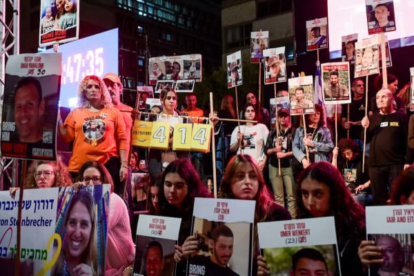 Thousands of Israelis rally for hostages in weekly protest as Hamas claims one female hostage killed in Gaza