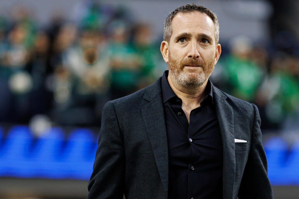 Roob’s Eagles Observations: Why hasn’t Howie Roseman re-signed anybody yet?