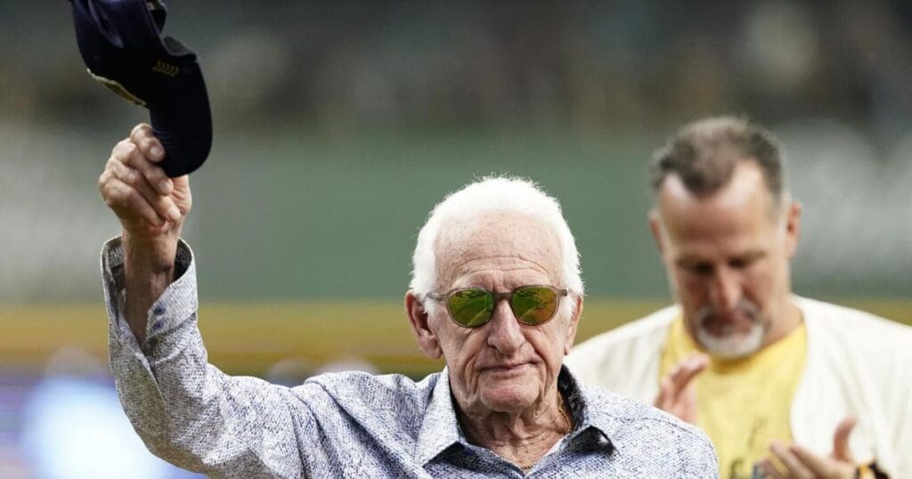 ‘Mr. Baseball’ Bob Uecker, Brewers announcer, dies at 90