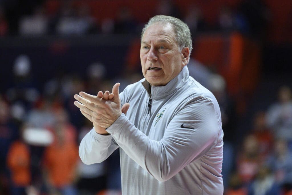 Michigan State coach Tom Izzo breaks Bob Knight’s Big Ten wins record with victory over Illinois