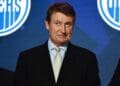 Oilers Legend Wayne Gretzky Draws Criticism