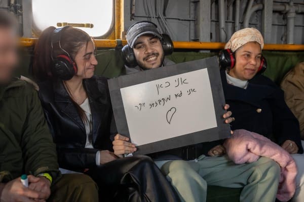 Last 6 living hostages of ceasefire’s first phase released by Hamas, return safely to Israel
