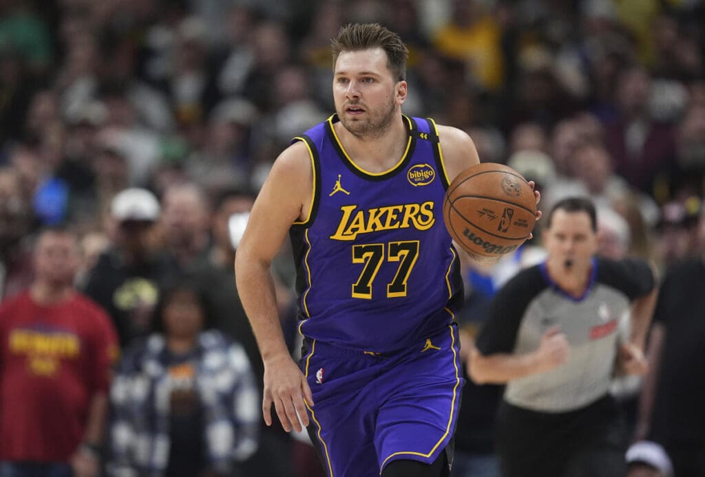 Live updates: Luka, Lakers take on Mavs for 1st time since trade