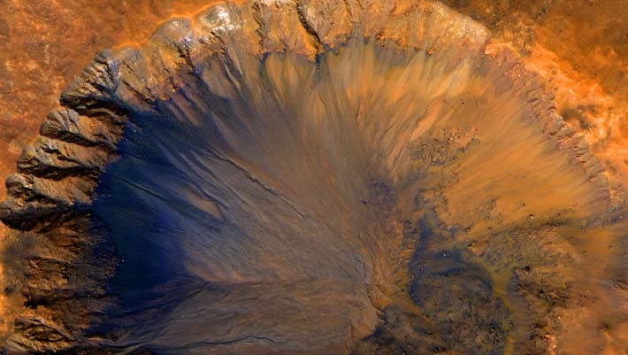 Slope Streaks on Mars are Dry, New Study Suggests